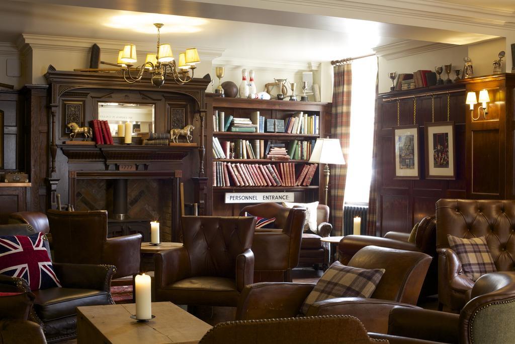בלנדפורד פורום The Crown Hotel מראה חיצוני תמונה