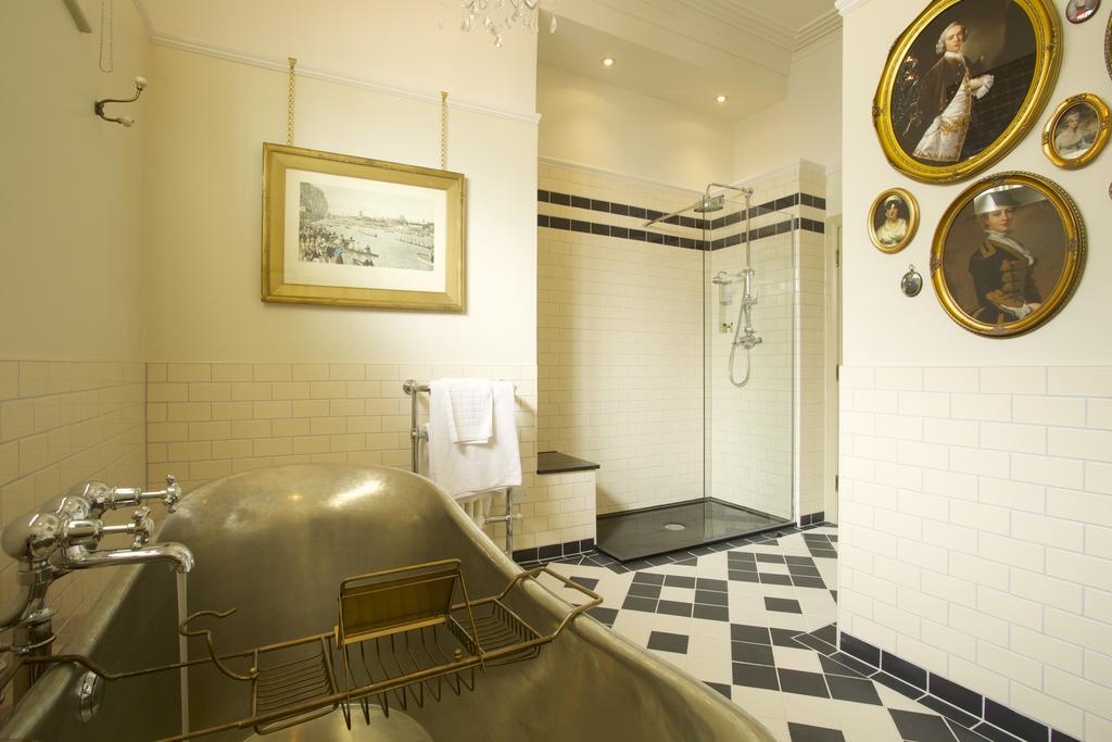 בלנדפורד פורום The Crown Hotel מראה חיצוני תמונה